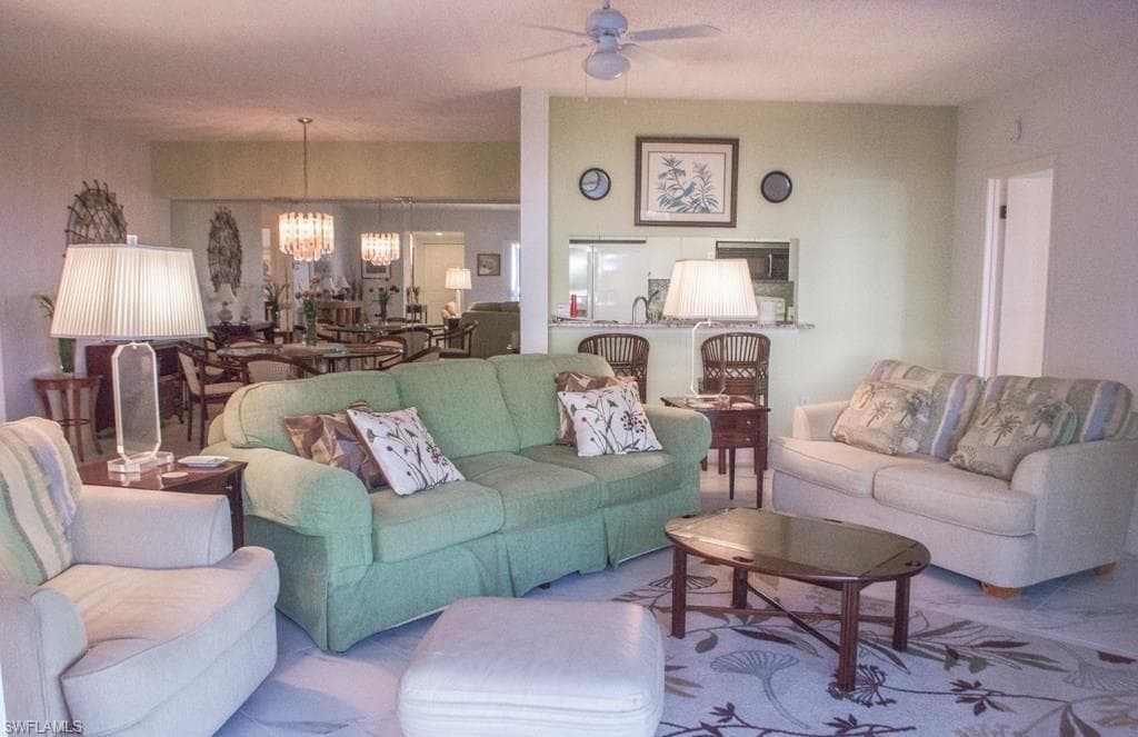 5817 Glencove DR 404 NAPLES, FL 34108