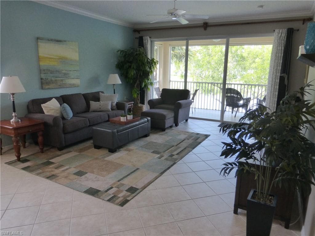 3992 #201 Bishopwood CT E 201 NAPLES, FL 34114