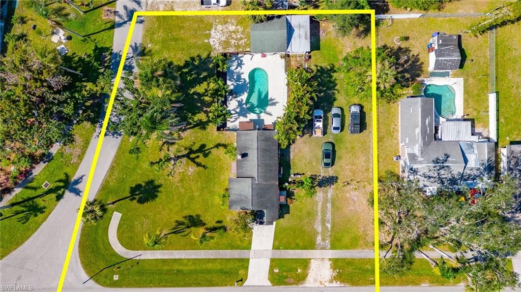 368 New York DR FORT MYERS, FL 33905