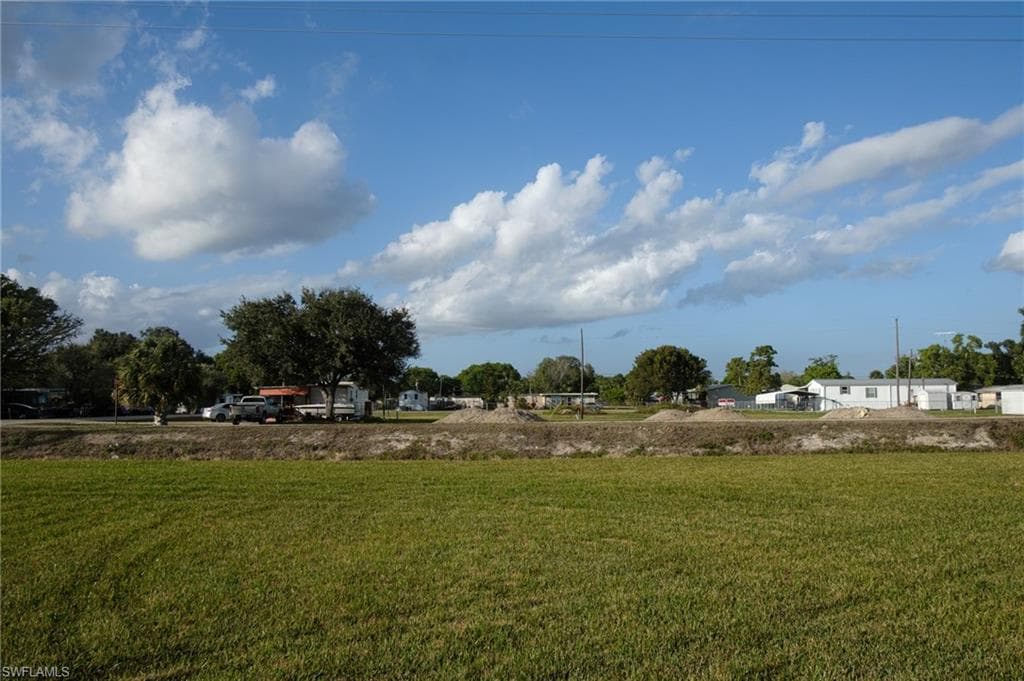 798 Railroad AVE MOORE HAVEN, FL 33471