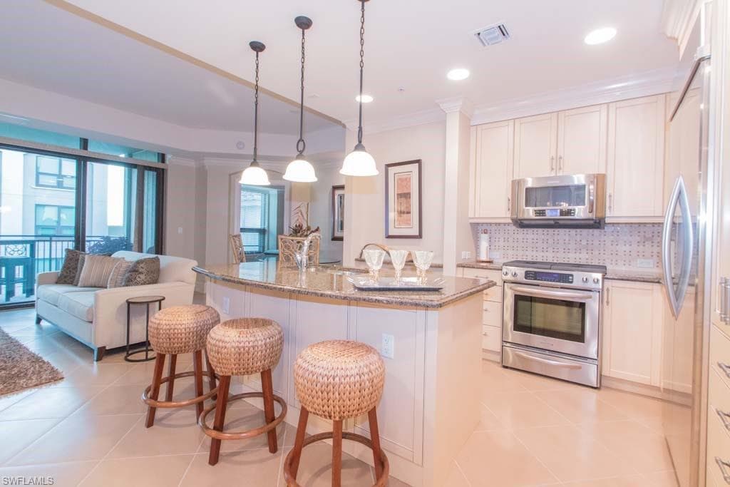 9123 Strada PL 7401 NAPLES, FL 34108