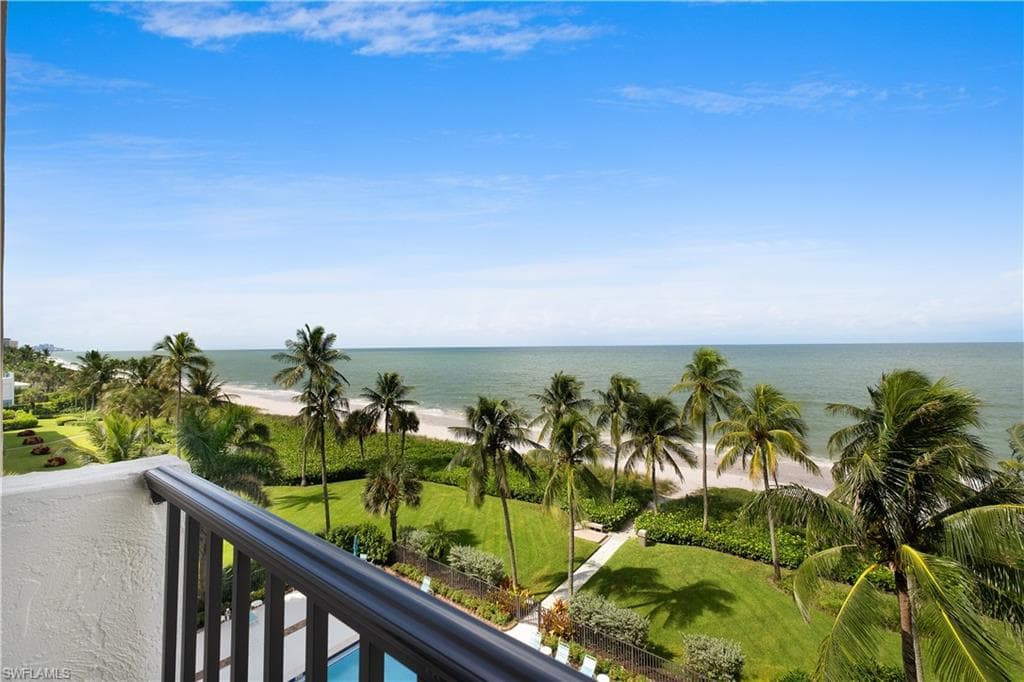 10525 Gulf Shore DR 253 NAPLES, FL 34108