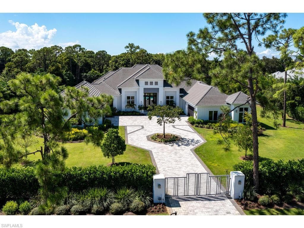 114 North ST NAPLES, FL 34108