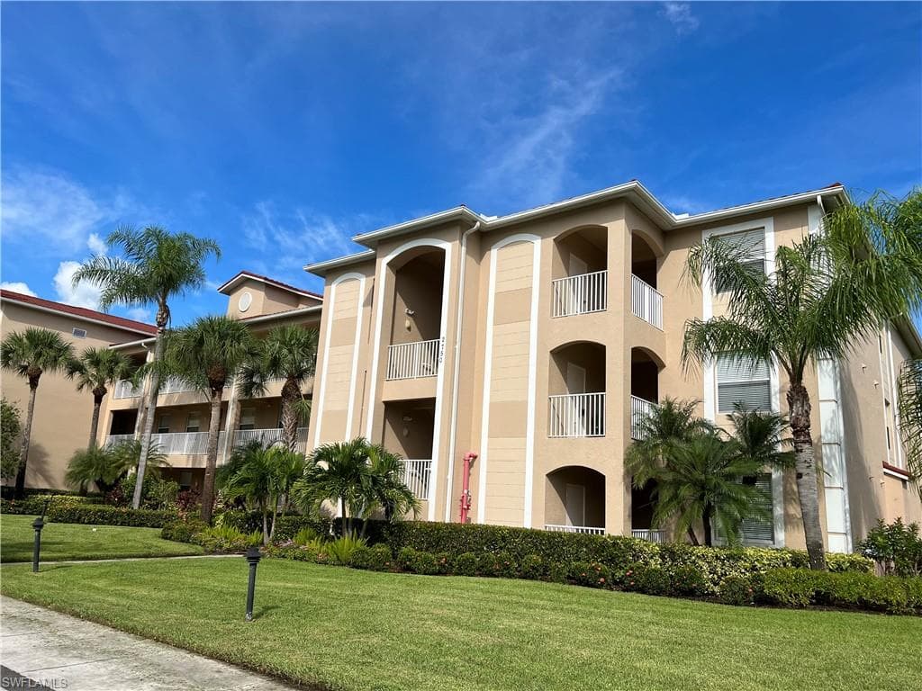 2750 Cypress Trace CIR 2638 NAPLES, FL 34119