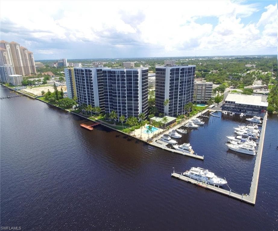 1900 Virginia AVE 301 FORT MYERS, FL 33901