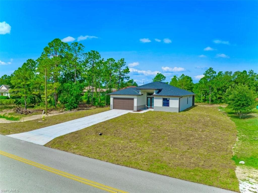 1915 Sunniland BLVD LEHIGH ACRES, FL 33971