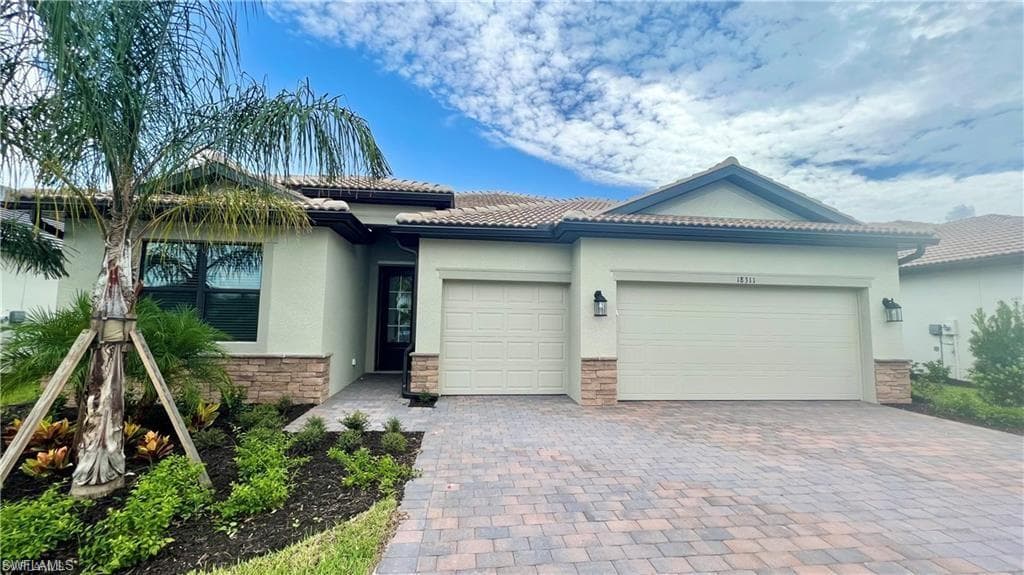 18311 Parksville DR ESTERO, FL 33928