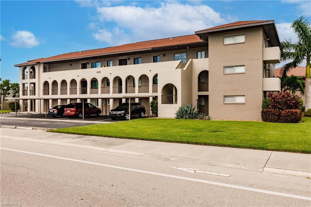 6102 Whiskey Creek DR 305 FORT MYERS, FL 33919