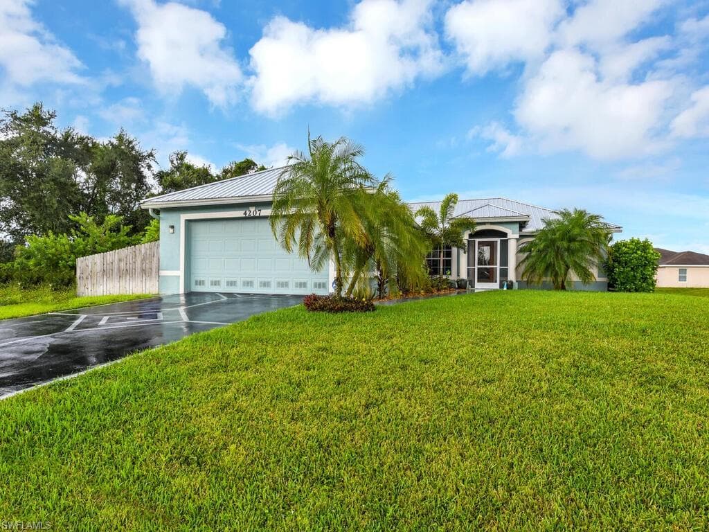 4207 8th ST SW LEHIGH ACRES, FL 33976