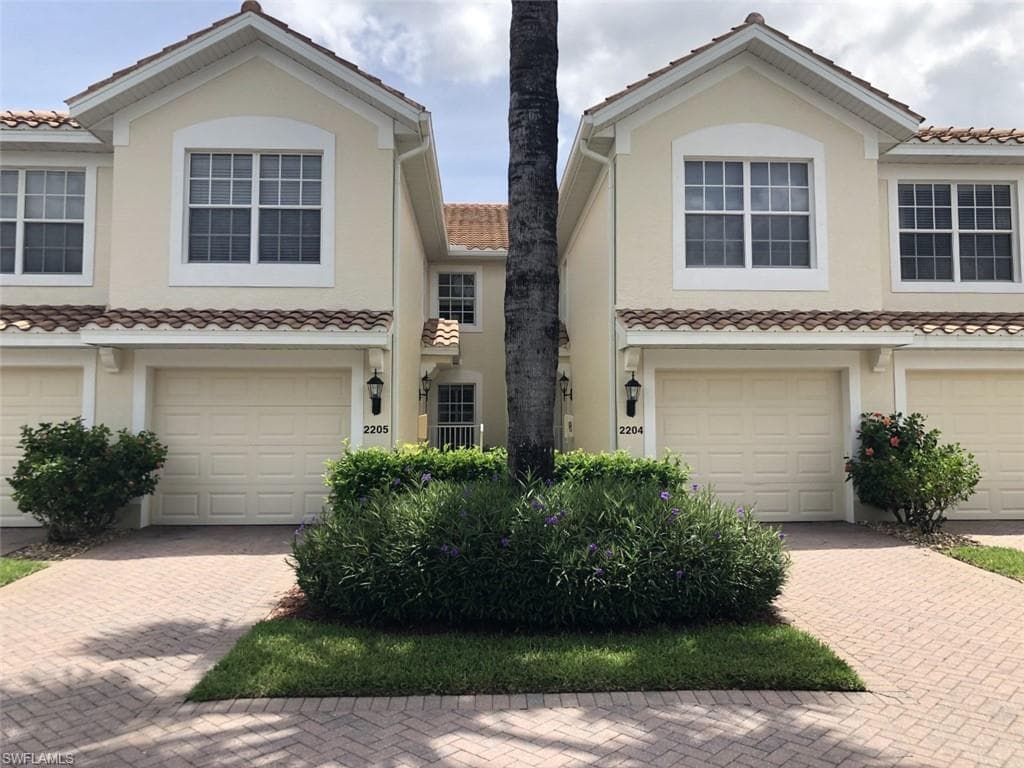 1380 Tiffany LN 2204 NAPLES, FL 34105