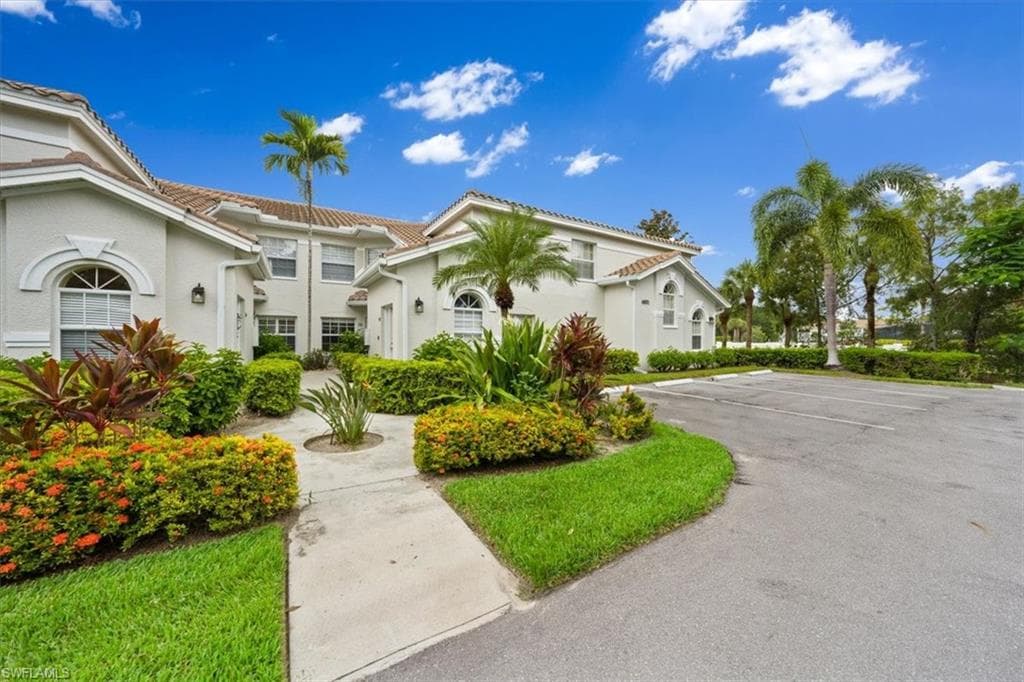 6801 Satinleaf RD S 103 NAPLES, FL 34109