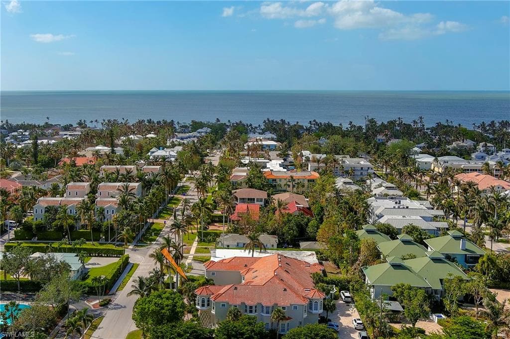 449 8th AVE S 105 NAPLES, FL 34102