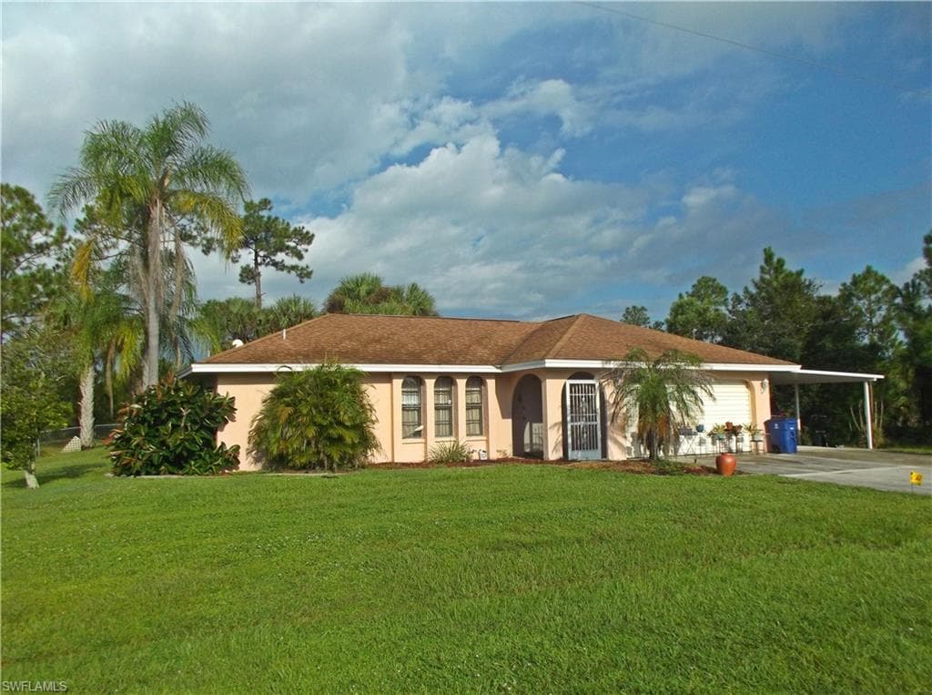 1105 Columbus AVE LEHIGH ACRES, FL 33972