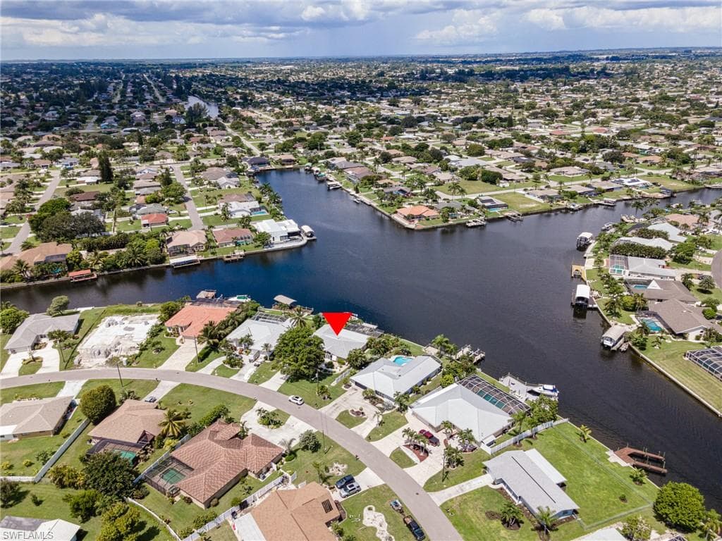 1001 SE 21st ST CAPE CORAL, FL 33990