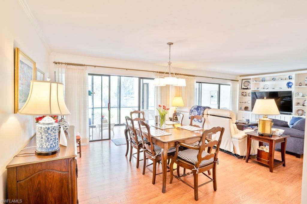 521 Lake Louise CT 103 NAPLES, FL 34110