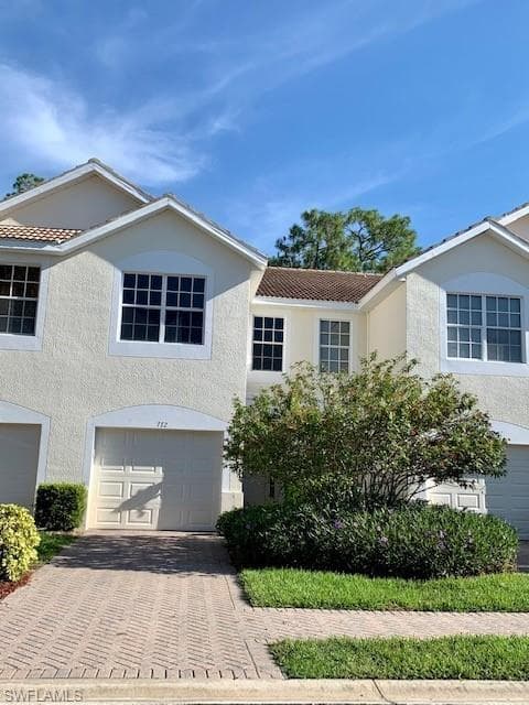772 Hampton CIR NAPLES, FL 34105