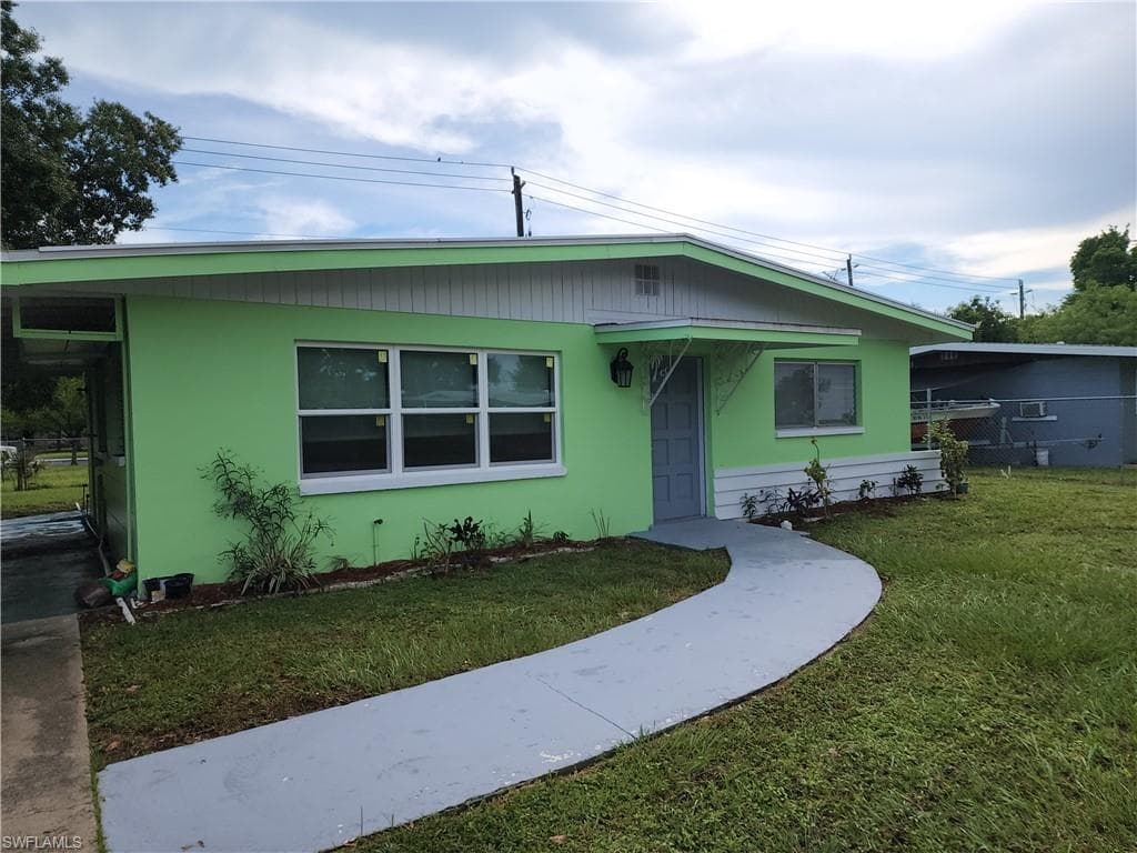 2630 Ashwood ST FORT MYERS, FL 33901