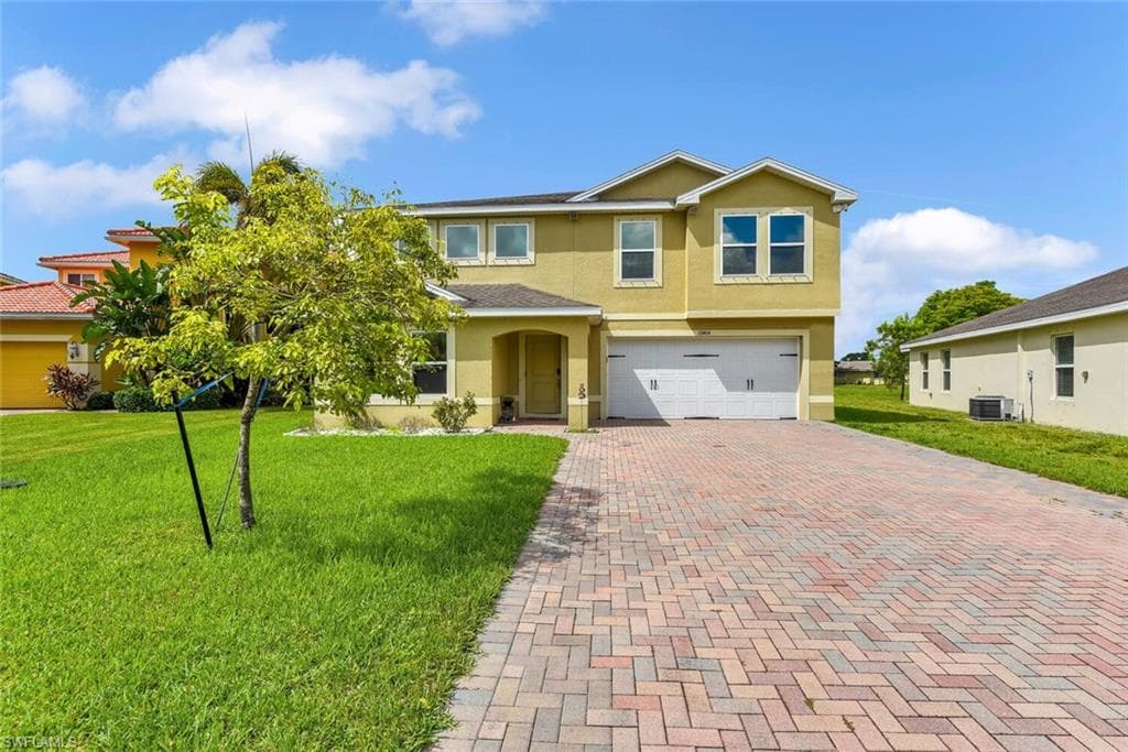 10404 Canal Brook LN LEHIGH ACRES, FL 33936