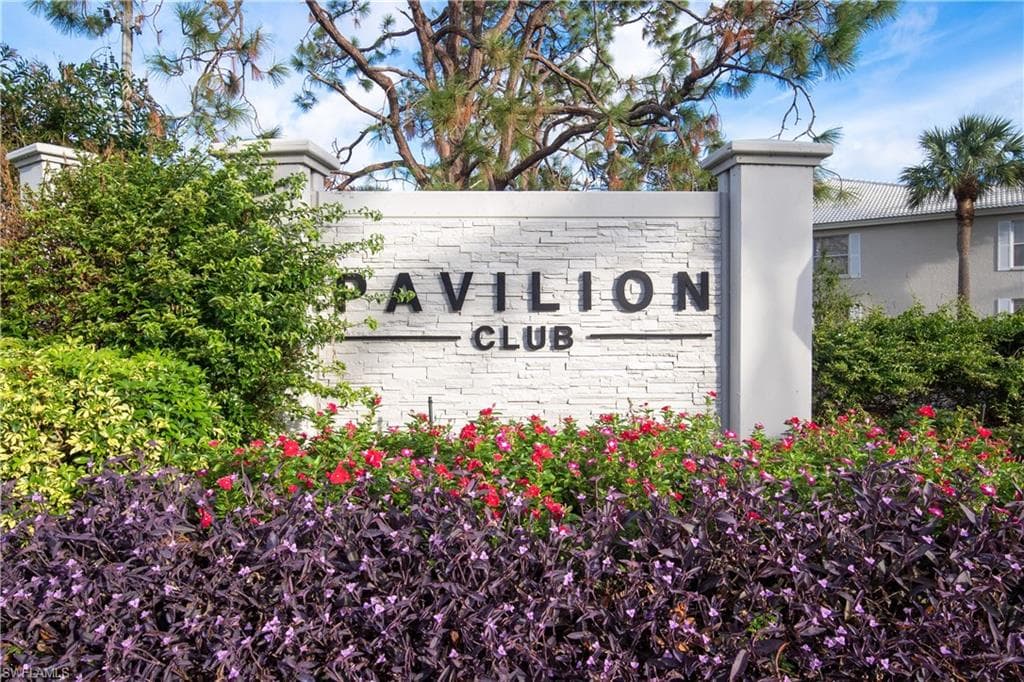 881 Gulf Pavilion DR 101 NAPLES, FL 34108