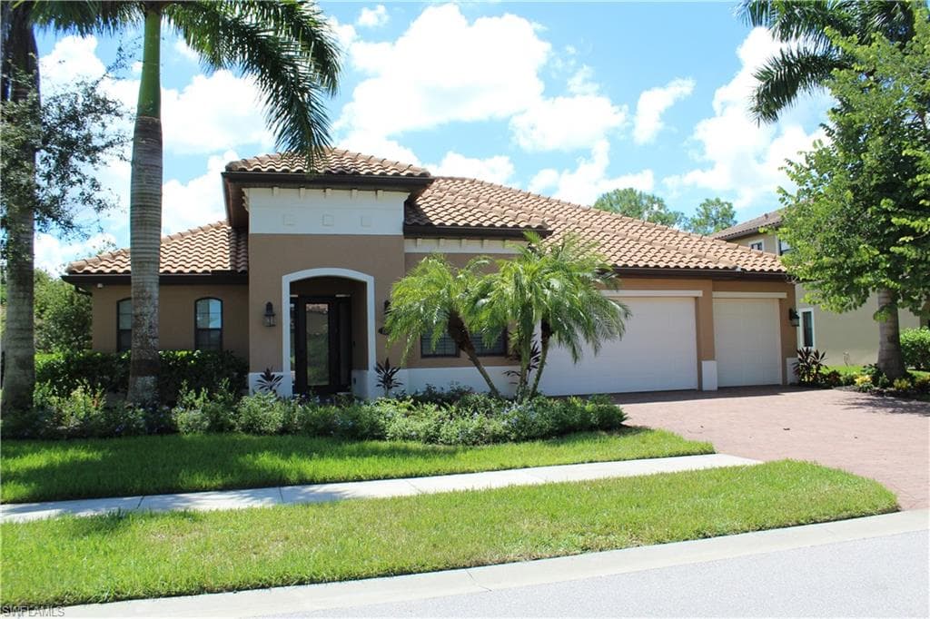 1584 Mockingbird DR NAPLES, FL 34120