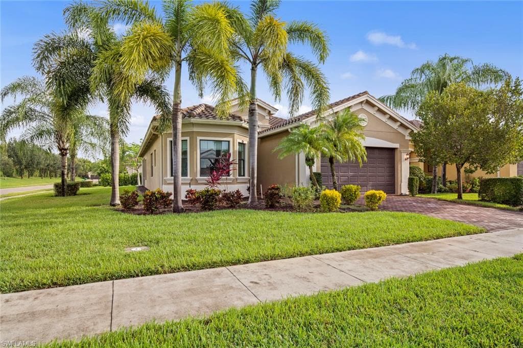 3805 Columbia CT NAPLES, FL 34119