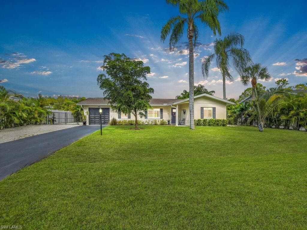 433 Castle RD NAPLES, FL 34119
