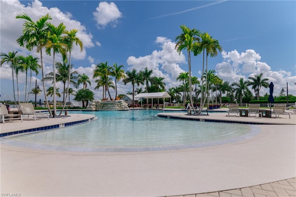 14879 Edgewater CIR NAPLES, FL 34114