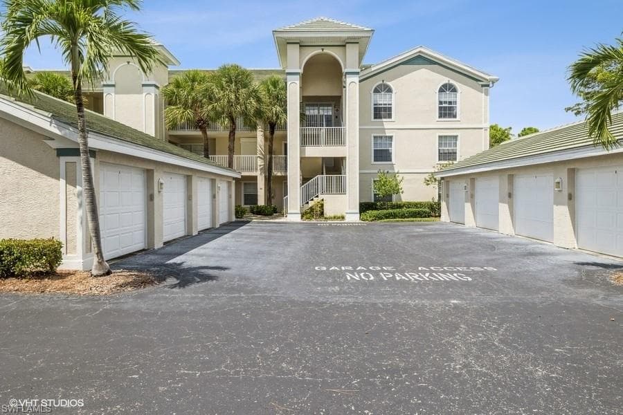 28881 Bermuda Lago CT 104 BONITA SPRINGS, FL 34134