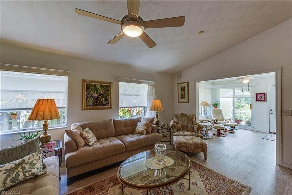 594 104th AVE N NAPLES, FL 34108