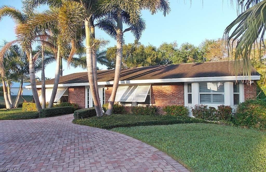 1650 3rd ST S NAPLES, FL 34102