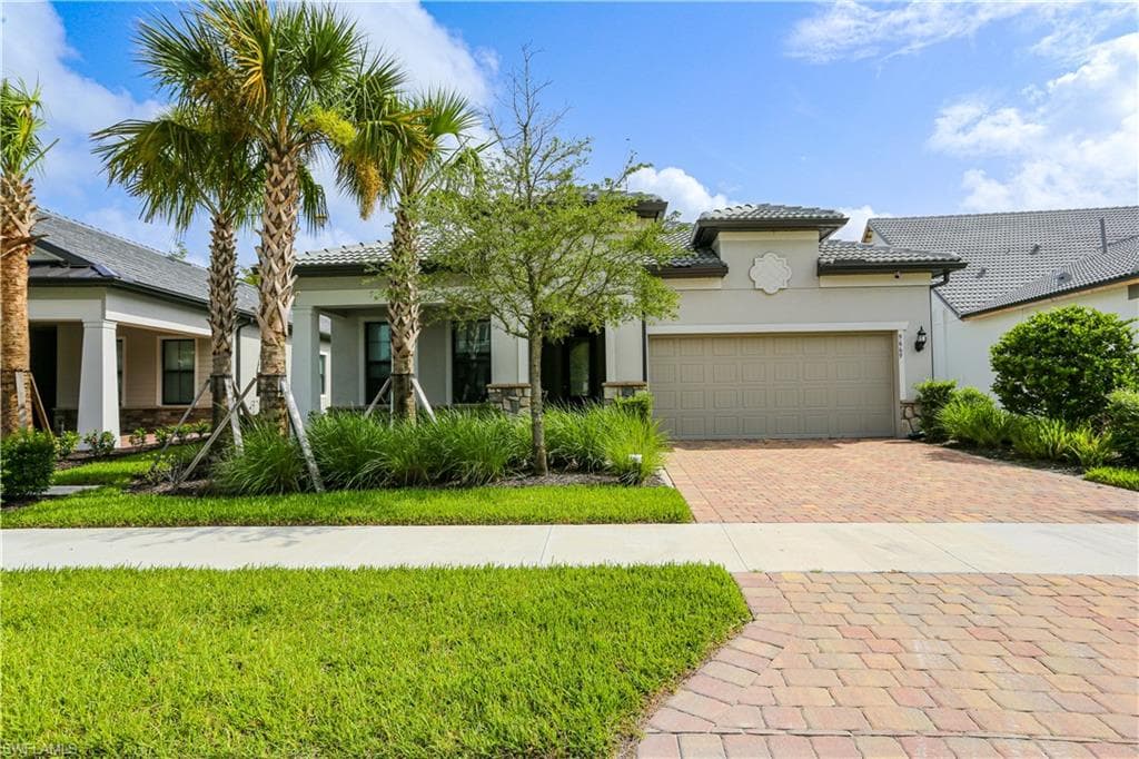 9669 Everglades DR NAPLES, FL 34120