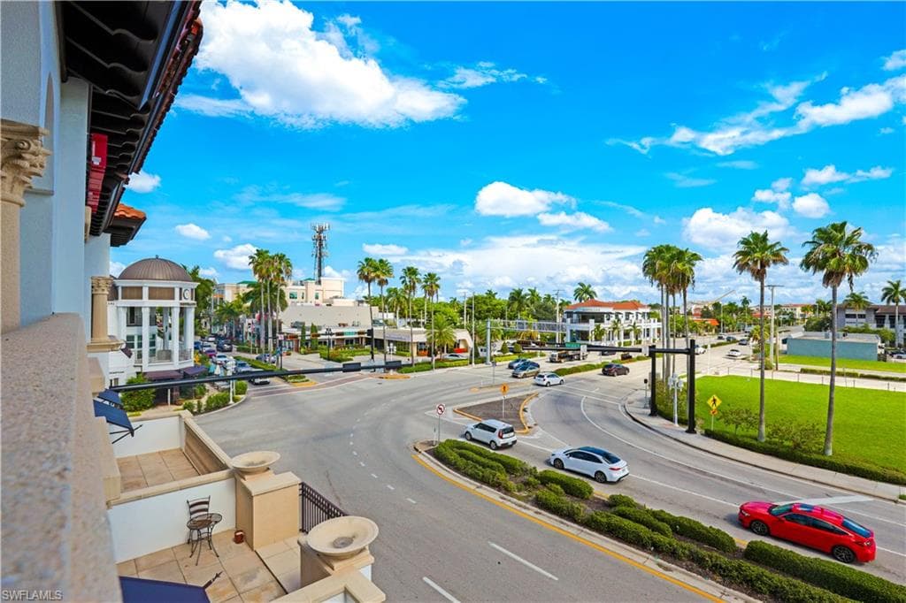 900 5th AVE S 301 NAPLES, FL 34102
