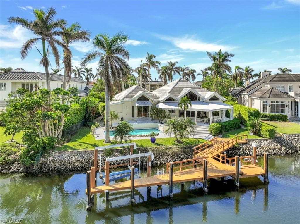 925 Spyglass LN NAPLES, FL 34102