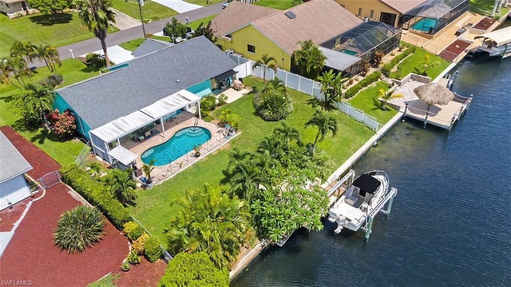 916 SE 33rd ST CAPE CORAL, FL 33904