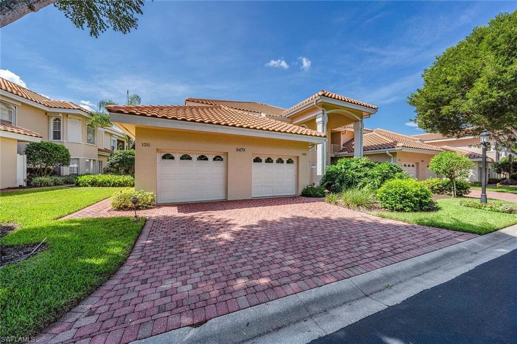 8479 Abbington CIR 1211 NAPLES, FL 34108