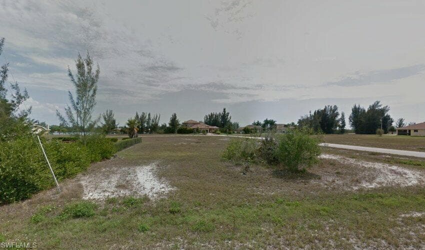 4352 NW 27th TER CAPE CORAL, FL 33993
