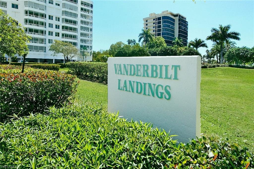 11118 Gulf Shore DR A-302 NAPLES, FL 34108