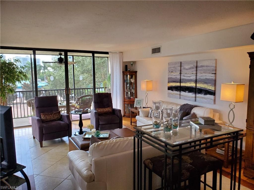 11 Bluebill AVE 106 NAPLES, FL 34108