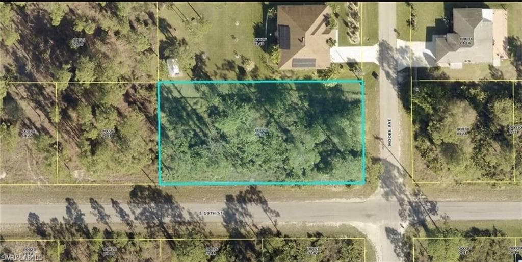 1001 moore AVE W LEHIGH ACRES, FL 33972