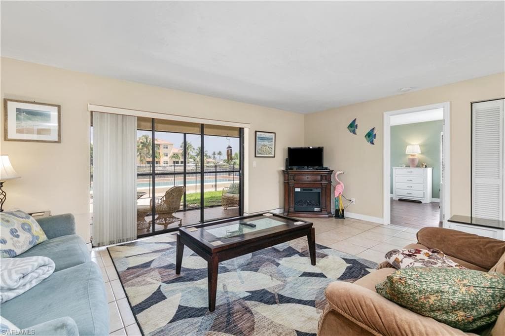 3831 SE 11th PL 103 CAPE CORAL, FL 33904