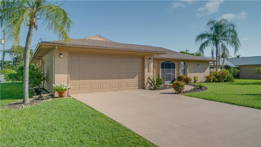 225 SW 38th ST CAPE CORAL, FL 33914