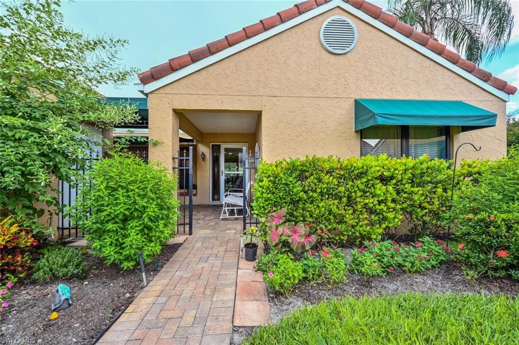 817 Reef Point CIR 93 NAPLES, FL 34108