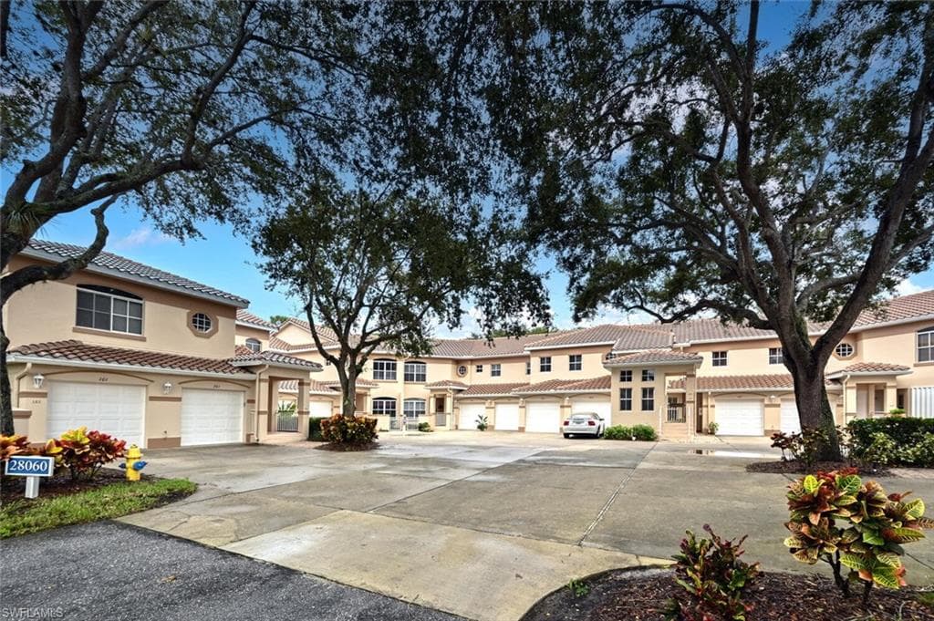 28060 Palmas Grandes LN 102 BONITA SPRINGS, FL 34135
