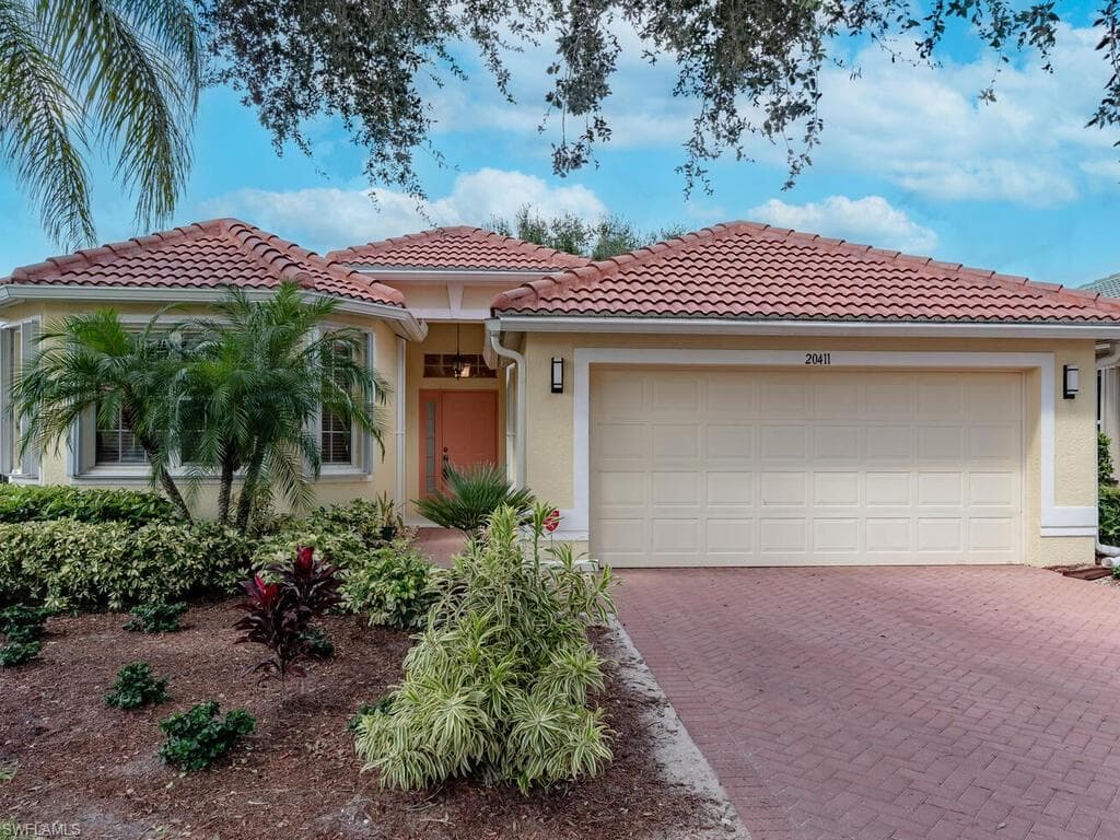 20411 Talon TRCE ESTERO, FL 33928