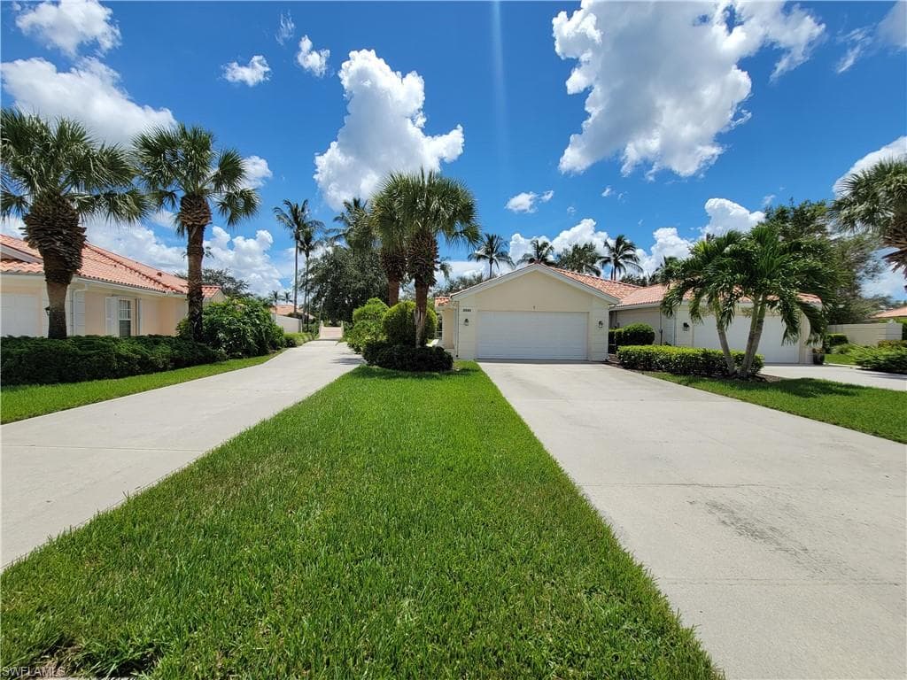 3592 El Verdado CT NAPLES, FL 34109