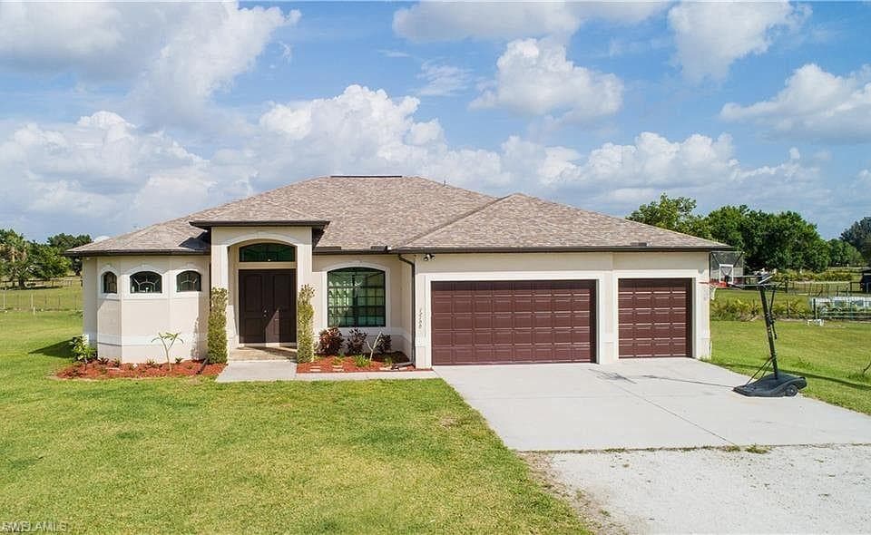 12100 E Homestead LN FORT MYERS, FL 33905