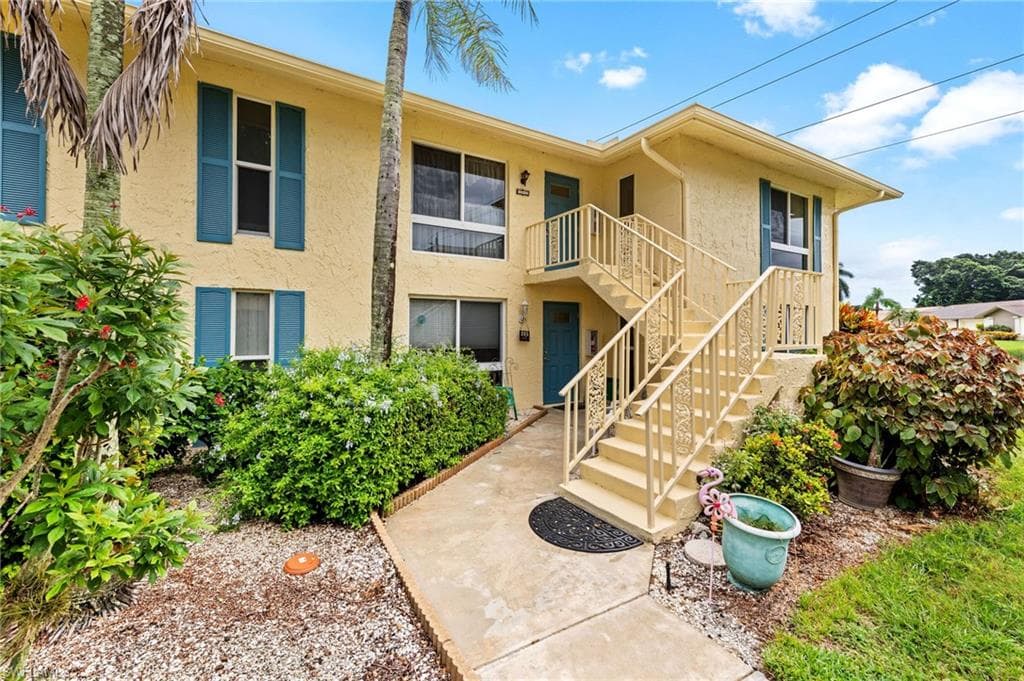 355 Palm DR 732 NAPLES, FL 34112