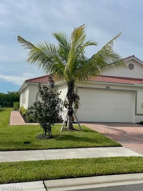2985 Royal Gardens AVE FORT MYERS, FL 33916