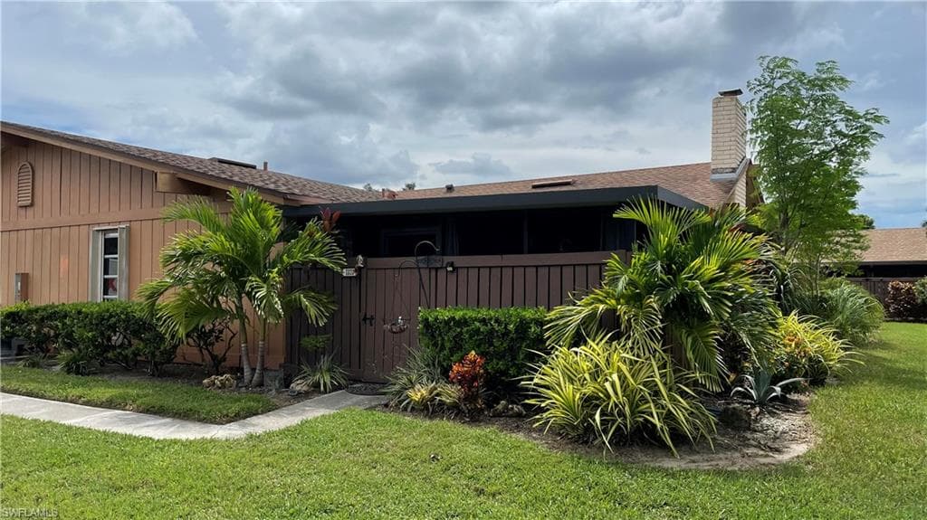 6333 Royal Woods DR FORT MYERS, FL 33908