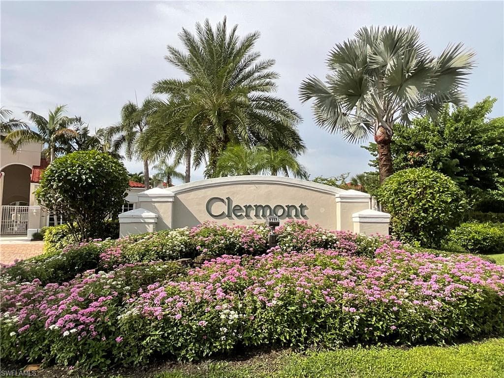 1530 CLERMONT DR 304 NAPLES, FL 34109